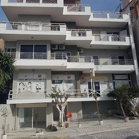 Olivias Apartments City Center Sarandë Eksteriør bilde