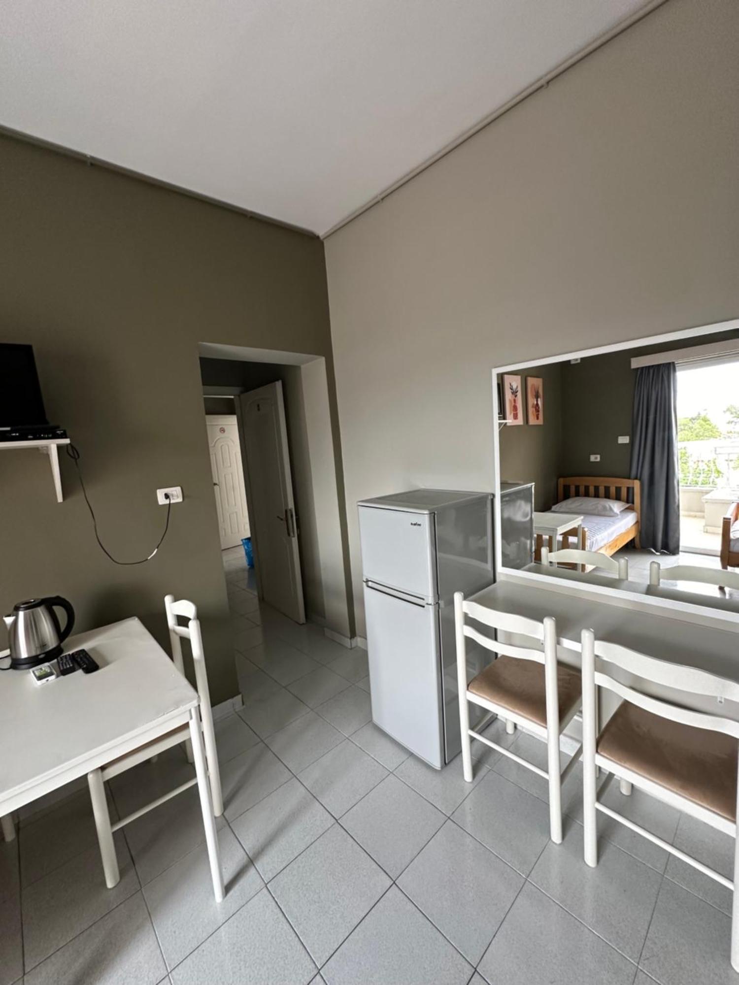 Olivias Apartments City Center Sarandë Eksteriør bilde